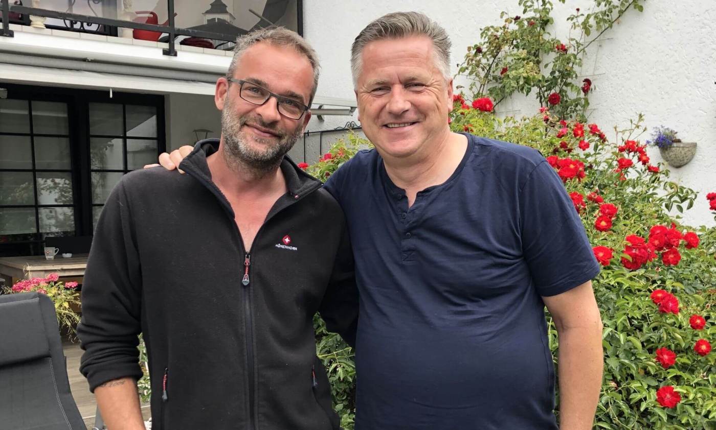 Thorsten und Gunnar Arm in Arm